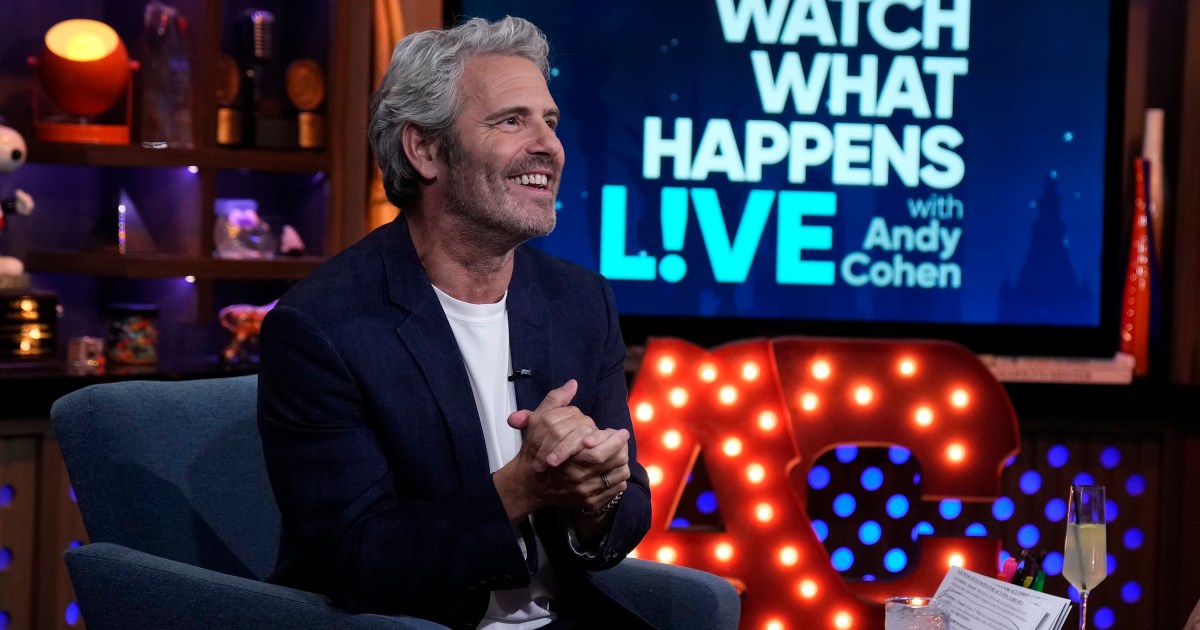 Andy Cohen traîne le porte-parole de la Maison Blanche 'non pertinente