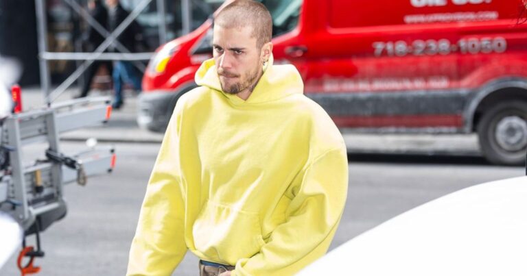 Justin Bieber «  Faire de son mieux pour le maintenir ensemble 'au milieu des «problèmes de colère», dit «source»