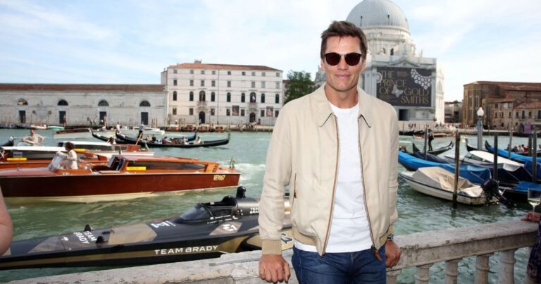 Le représentant de Tom Brady clarifie s'il a commenté l'âge de Sofia Vergara