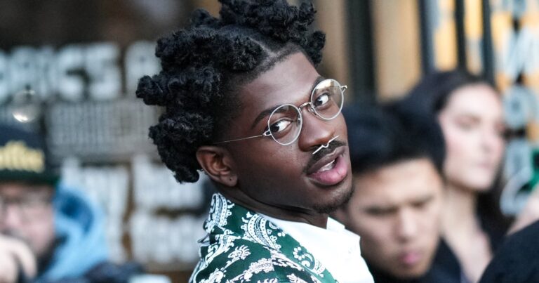 Expert en langage corporel sur le comportement de Lil Nas X