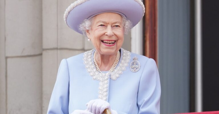 Pourquoi la reine Elizabeth II aurait demandé aux médecins de «me garder en vie»