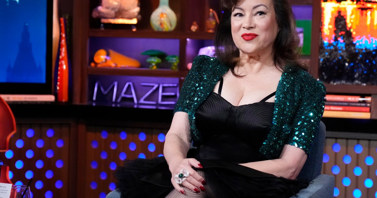 Jennifer Tilly rend hommage au créateur de mode Giorgio Armani