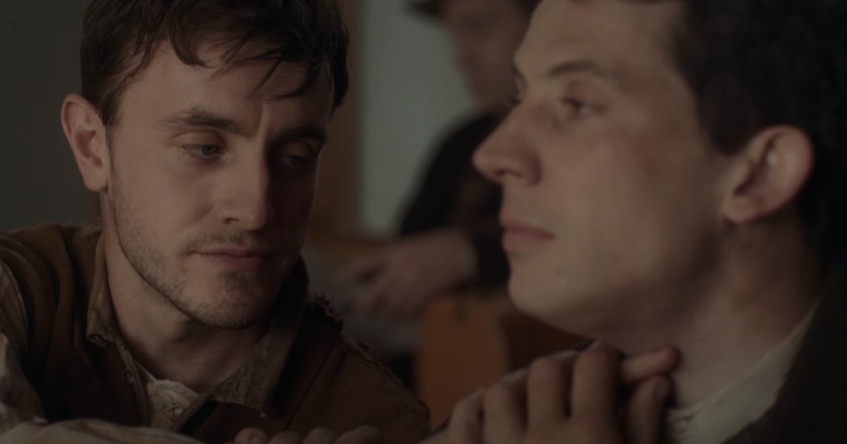 Josh O'Connor parle de cracher dans la bouche de Paul Mescal