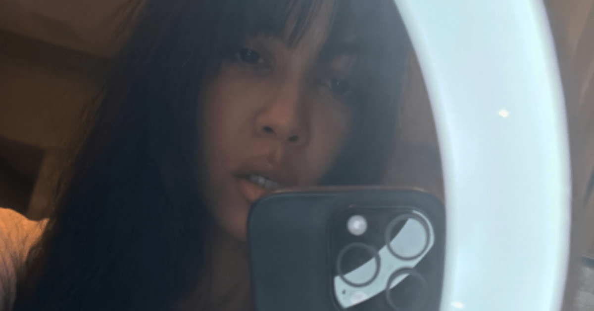 Kourtney Kardashian coupe sa frange, dit que Covid lui a fait le faire