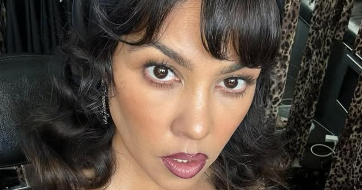 L'affichage de maillot de bain effronté de Kourtney Kardashian laisse peu à l'imagination