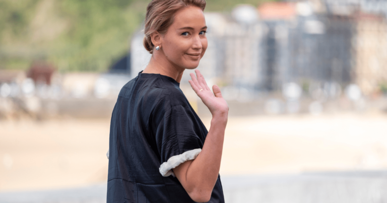 Les fans consternés par la tenue de Jennifer Lawrence au San Sebastian International Film Festival: Photos