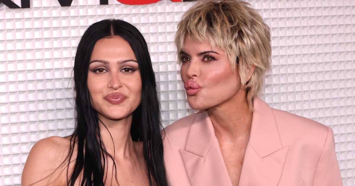 Lisa Rinna à l'heure Amelia Gray a développé une septicémie à Coachella après le perçage du mamelon