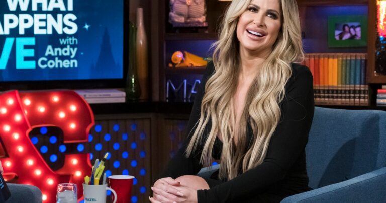 Kim Zolciak sort avec Kyle Mowitz au milieu de son divorce de 100 millions de dollars