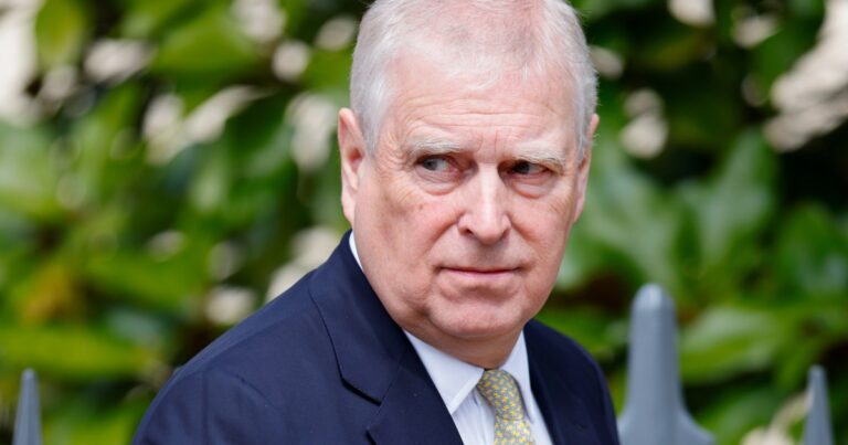 Le prince Andrew restera prince malgré l'abandon de tous les titres