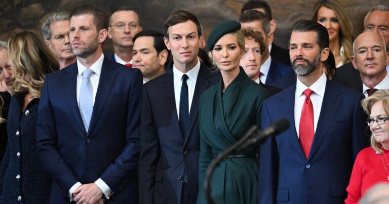 Le fils de Donald Trump, Eric, jette de l'ombre sur sœur Ivanka dans ses mémoires