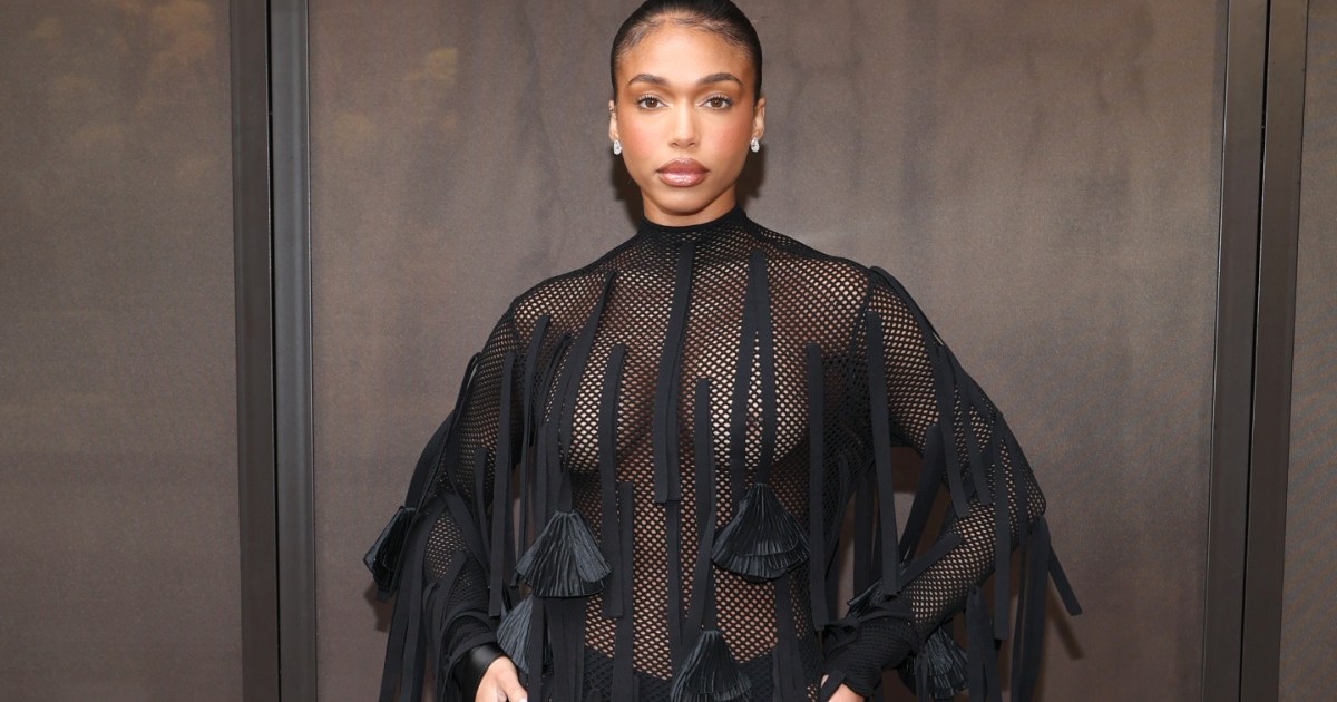 Lori Harvey étourdit dans une robe noire transparente au milieu de la photo virale