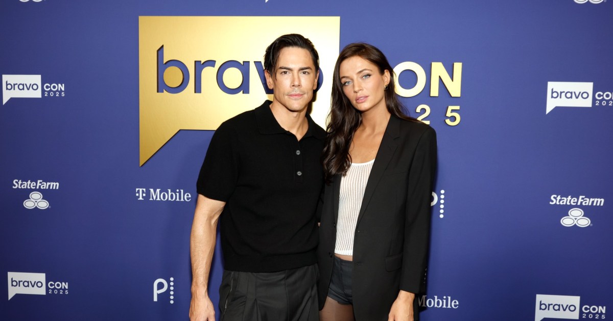 Tom Sandoval danse sous la pluie après le combat de BravoCon avec sa petite amie Victoria Lee Robinson