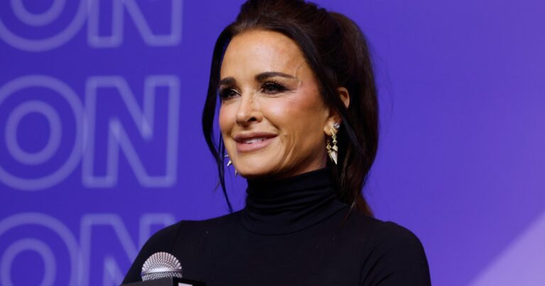 Kyle Richards de RHOBH répond aux accusations selon lesquelles elle ne « montre pas sa vie »