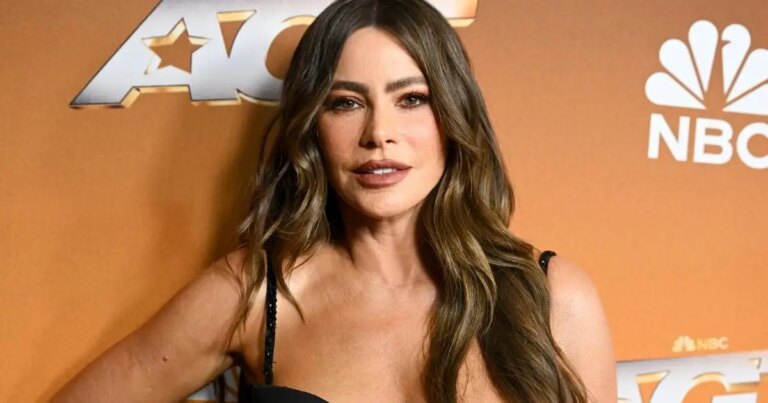 Sofia Vergara fait tourner les têtes sur une photo TBT avec un haut dos nu