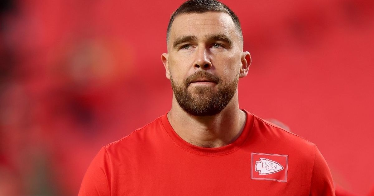 L'ex de Travis Kelce en bikini à cordes audacieux est impossible à ignorer