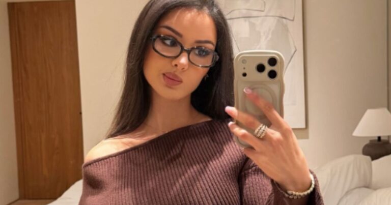 SSSniperWolf épate les fans avec un haut à épaules dénudées