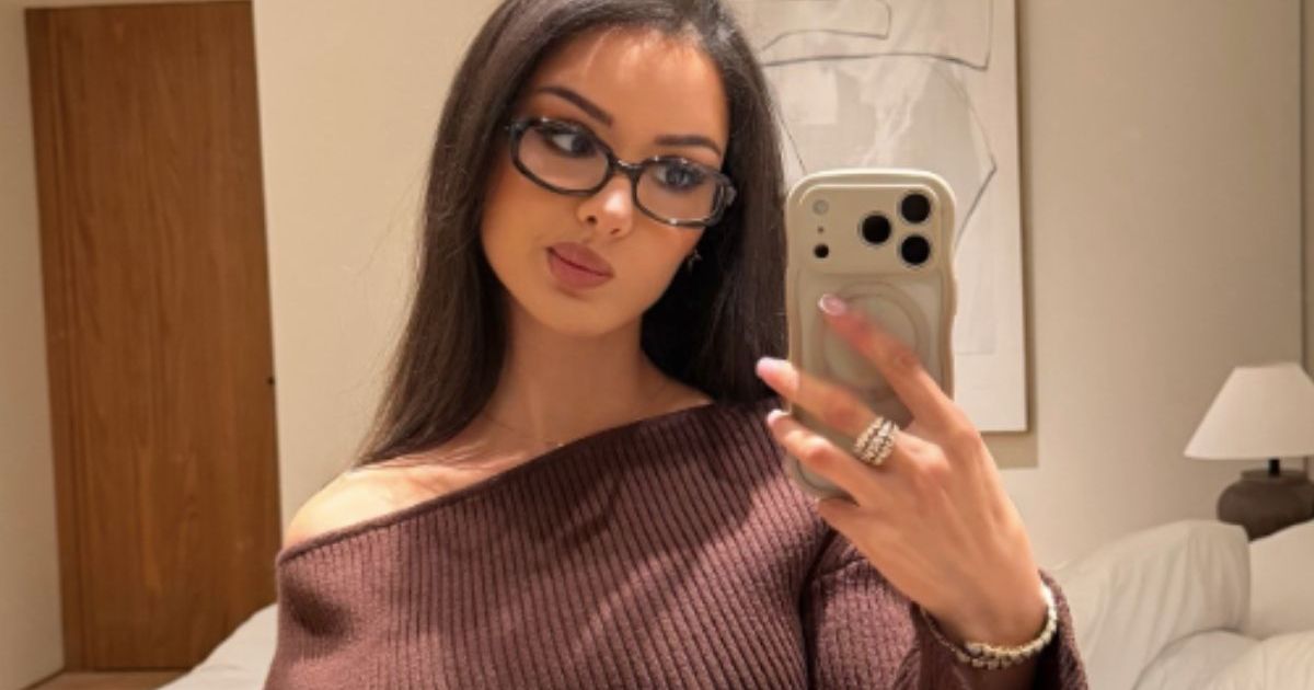 SSSniperWolf épate les fans avec un haut à épaules dénudées