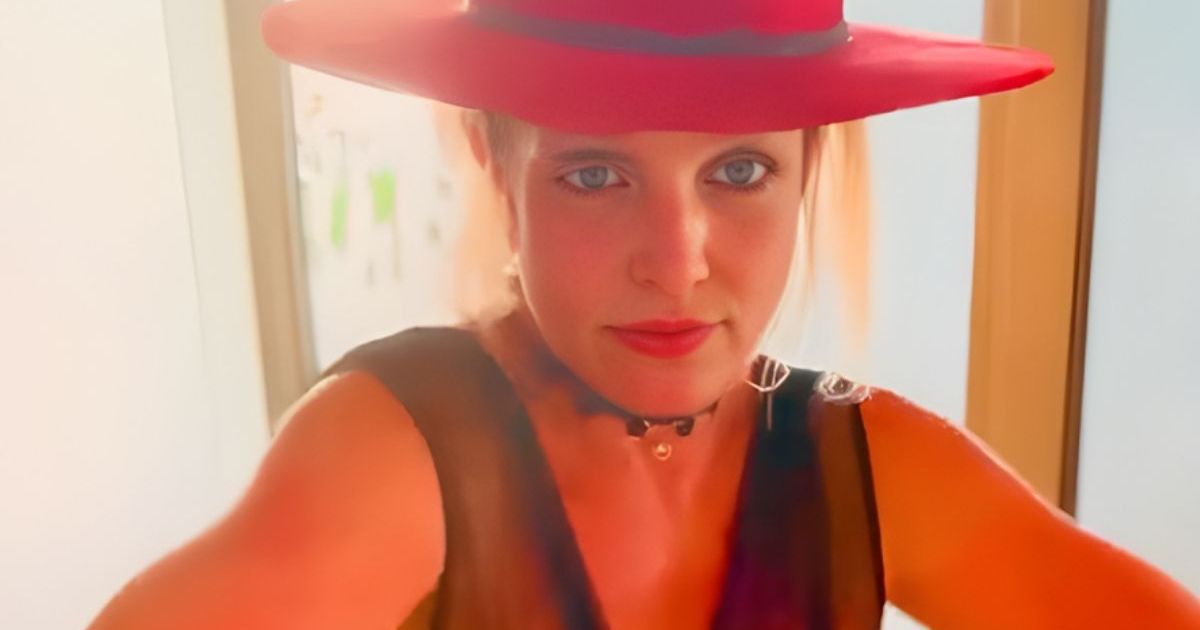 Britney Spears danse dans un body transparent complet