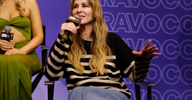 Carole Radiziwill, ancienne élève de RHONY, brise le silence sur la mort de Tatiana Schlossberg