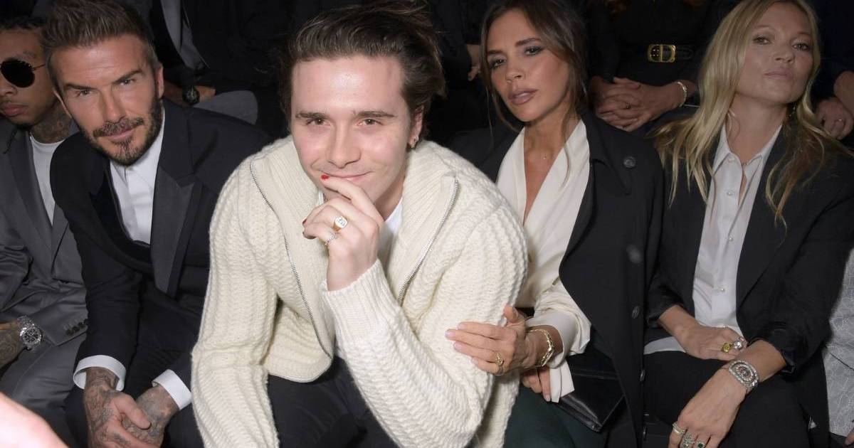 Victoria Beckham « blottie dans le cou de Brooklyn » pendant une danse de mariage – Source