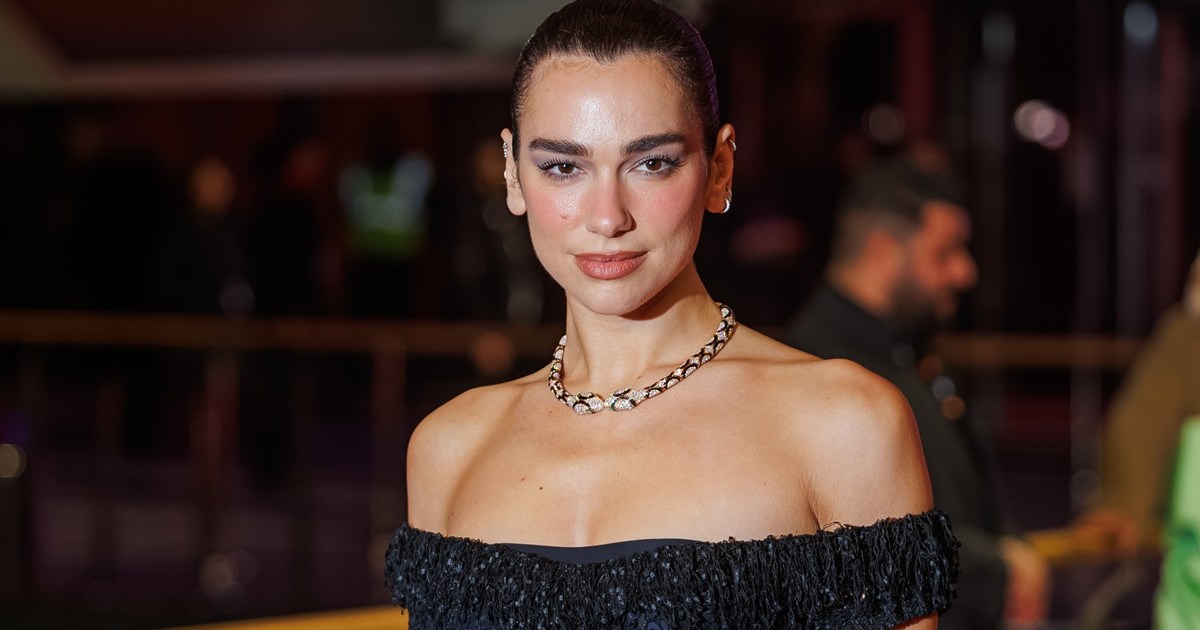 Dua Lipa élève le glamour du tapis rouge avec le rare diamant noir de Bulgari