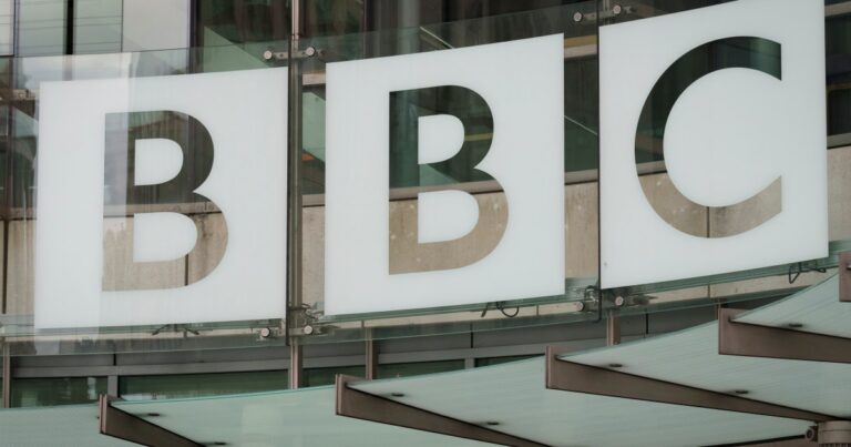 Le patron de la BBC sous le feu des politiciens britanniques après l’insulte des BAFTA N-Word