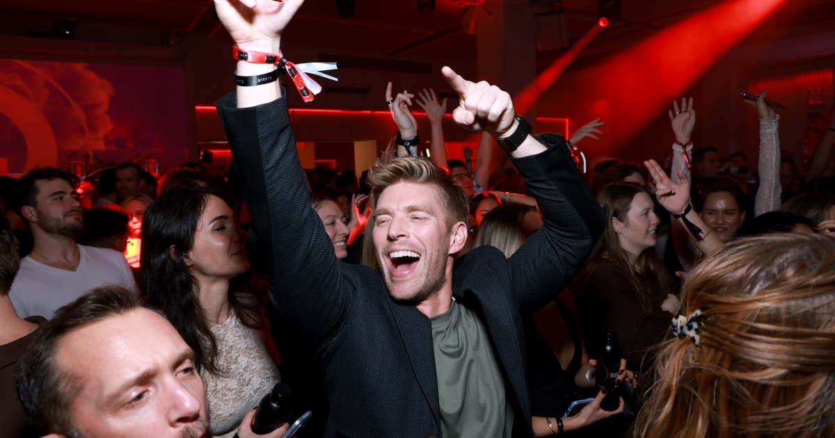 Une source dit que Kyle Cooke, OG de Summer House, se penche sur la vie de célibataire après qu'Amanda Batula ait nié la connexion avec West Wilson