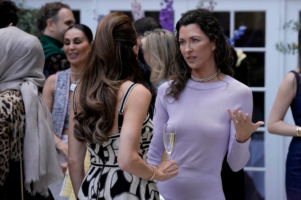 Ladies of London Saison 4 Margo lors d'une fête