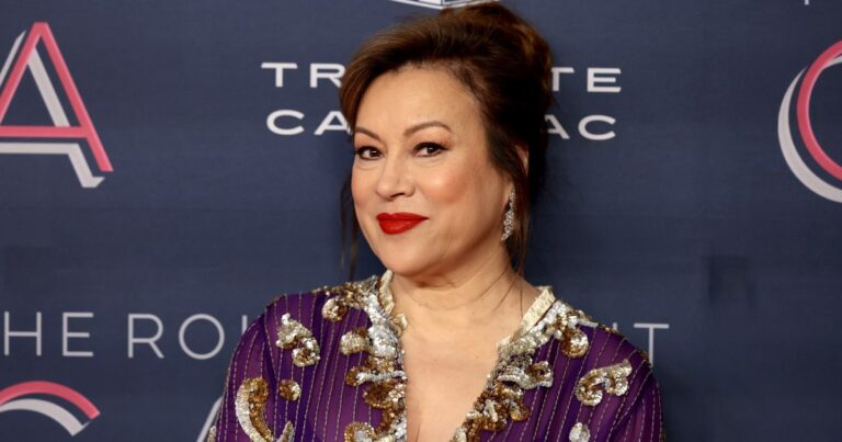 Jennifer Tilly de RHOBH révèle comment ses camarades pourraient s'élever