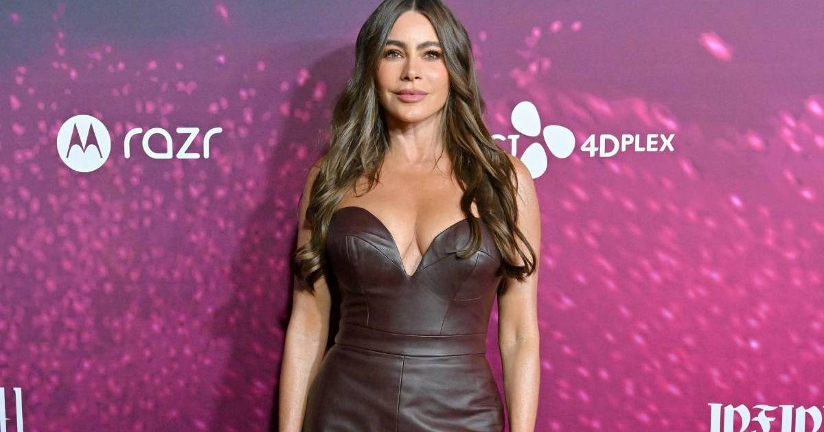 La robe corset scintillante de Sofia Vergara est également transparente pour les auditions de l'AGT