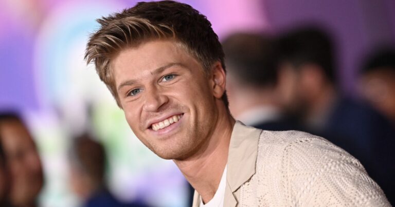 Robert Irwin sort-il avec Ashleigh Scully ?