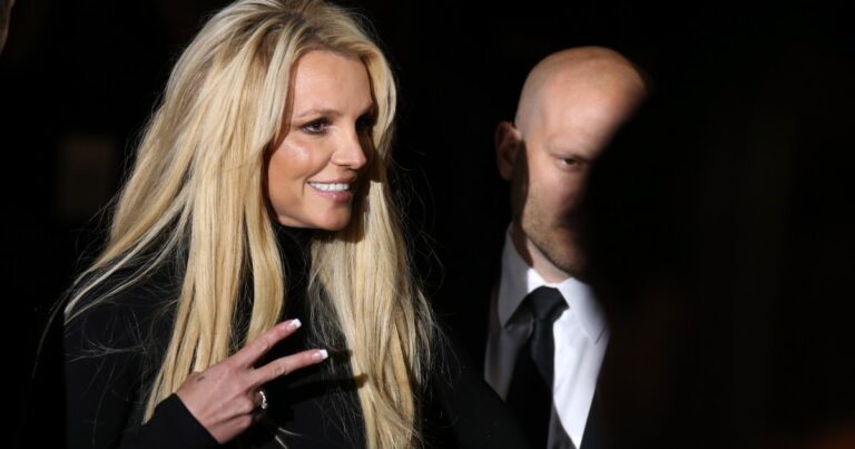 Un défenseur gratuit de Britney appelle à une nouvelle tutelle de Britney Spears après son arrestation pour conduite en état d'ébriété