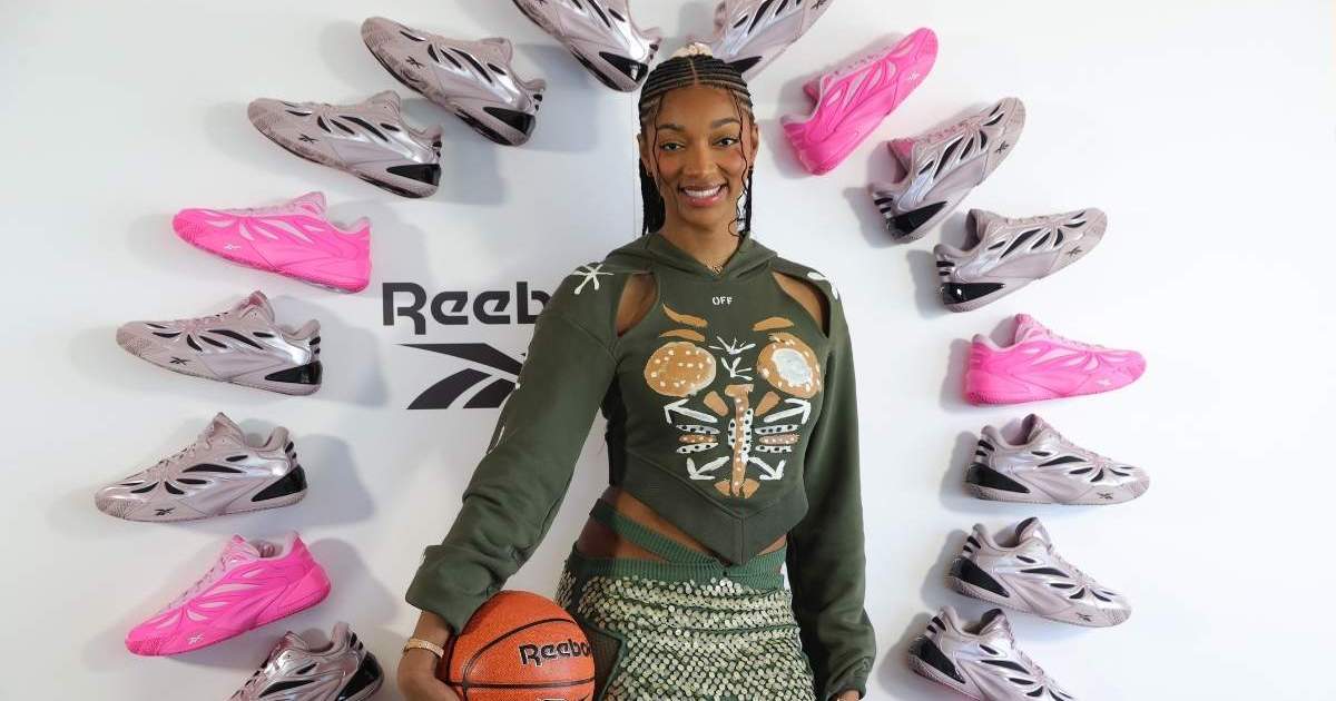 Angel Reese en haut court et jupe en tweed Balmain donne vraiment à Barbie