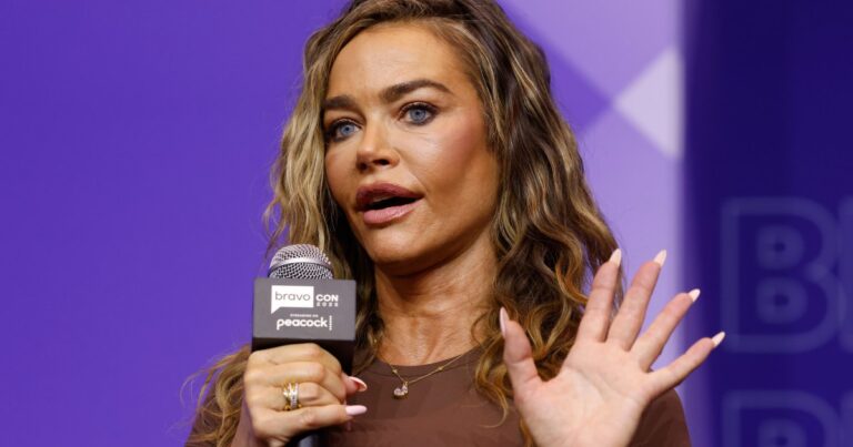 Denise Richards de RHOBH « se met en avant avec toute sa force »