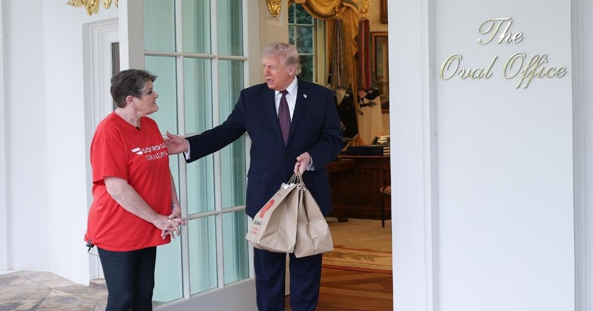 Donald Trump qualifie la cascade DoorDash de McDonald's de « collante »