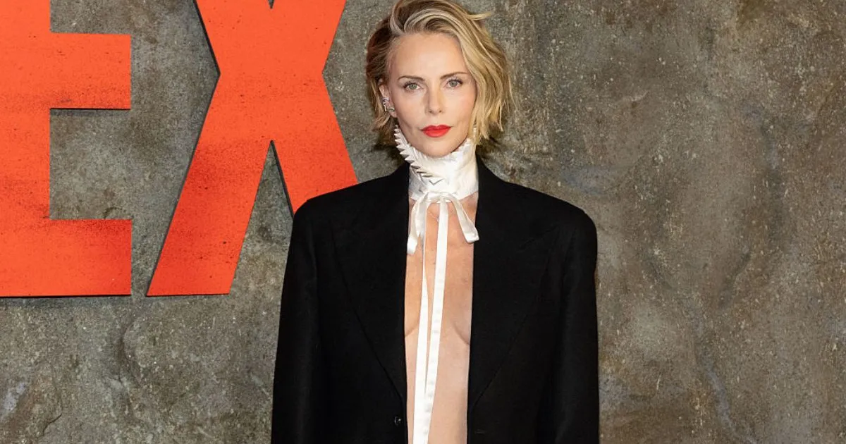 Le look Max Mara en veste ouverte de Charlize Theron est dangereusement élégant pour Elle