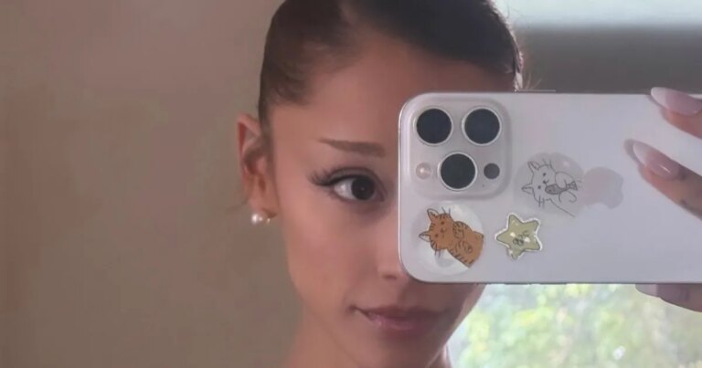 Ariana Grande offre un moment de fouet racé dans une coupe inspirée de la lingerie