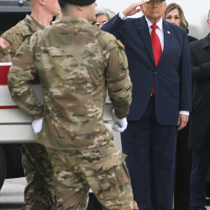 Donald Trump se tient aux côtés des familles des militaires face aux tensions iraniennes