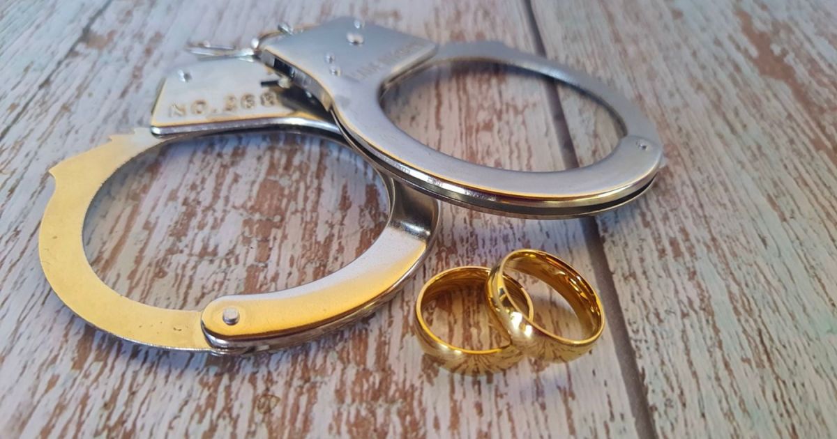 La star de Mariés au premier regard arrêtée dans le cadre d'une enquête pour viol