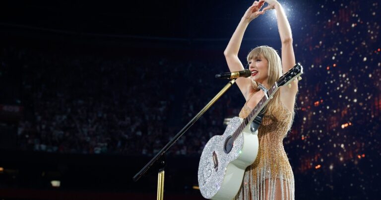 Les invités au mariage de Taylor Swift sont restés « étonnés » après l'épuisement du champagne – Source