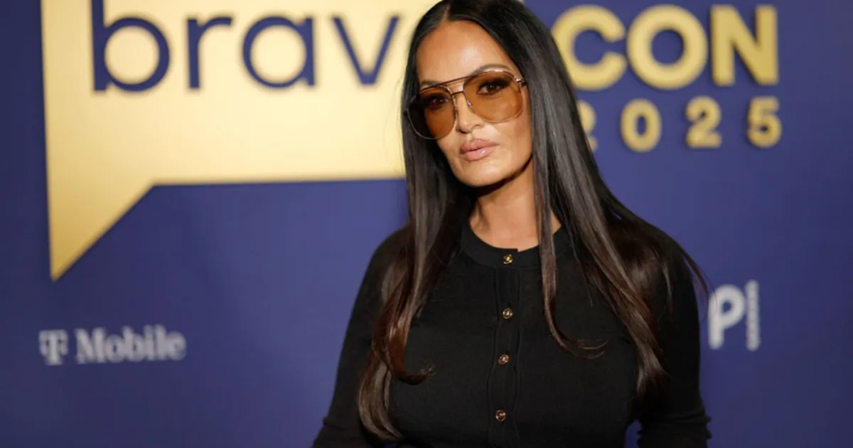Lisa Barlow donne son verdict sur le retour du casting de Jen Shah RHOSLC