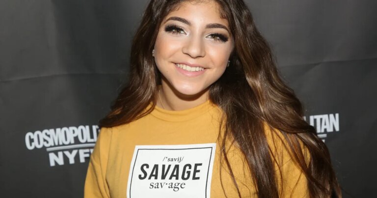 Milania Giudice expose les textes de ses sœurs : « la guerrière du clavier »