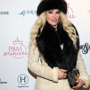 Brandi Glanville se vante que son « banc est chaud » alors que la romance de Ryan Seacrest est révélée