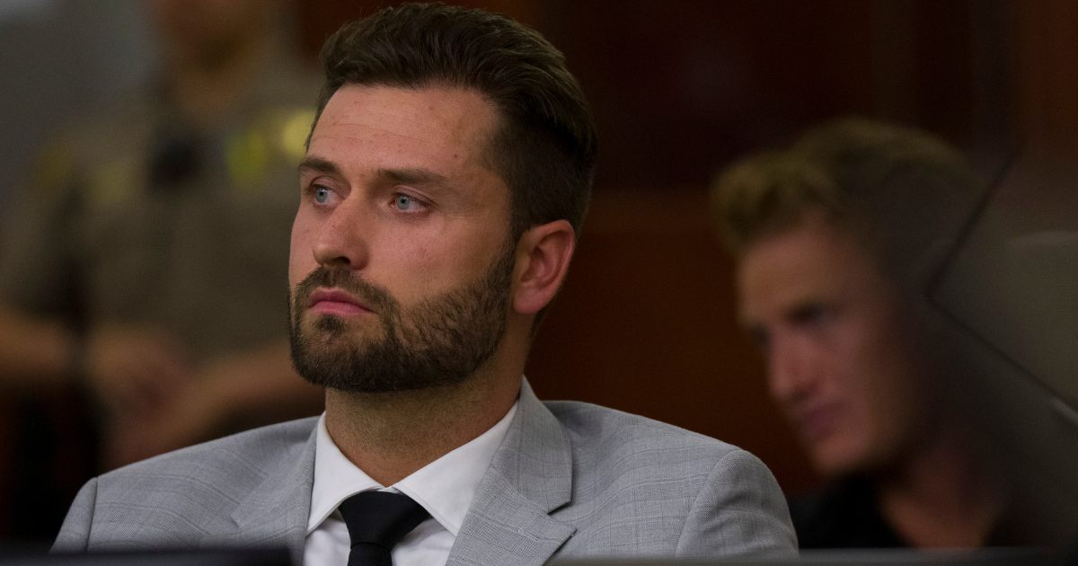 Dakota Mortensen dit que les réseaux sociaux l'ont détourné de sa paternité