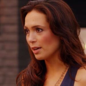Davina Potratz dénonce la vente du personnage hors caméra à deux faces de sa co-star de Sunset