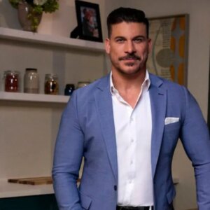 Jax Taylor confirme qu'il est « pris » après les rumeurs d'amour avec Lori Krebs