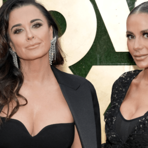 Kyle Richards étend le rameau d'olivier, Dorit Kemsley le laisse mort