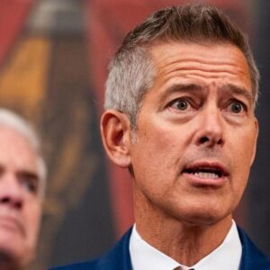 L'ancienne star de télé-réalité Sean Duffy dit que Harvard pourrait « corrompre » l'esprit de sa fille