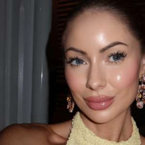 La star de Big Brother, Laura Carter, avoue qu'elle est fauchée