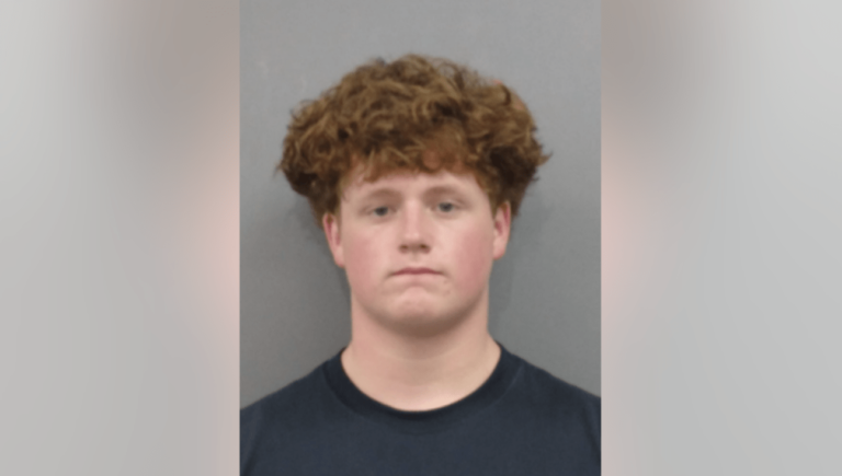 Le fils adolescent de Kim Zolciak arrêté après qu'une camarade de classe l'ait accusé d'agression sexuelle